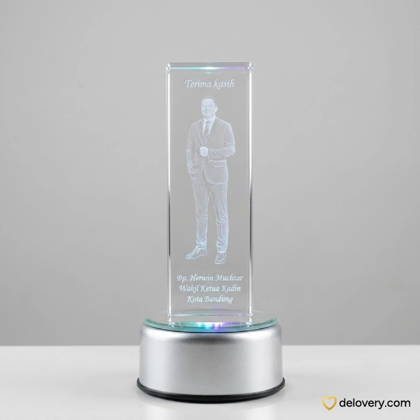 Aurelia Crystal Pillar