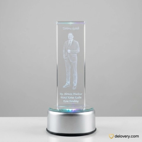 Aurelia Crystal Pillar