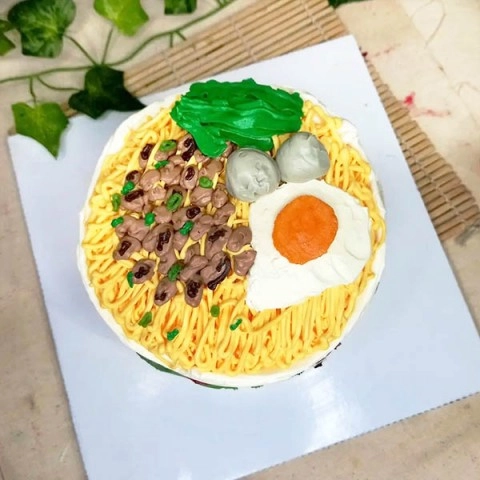 Yummy Chicken Noodle Cake