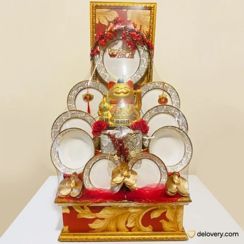 Dynasty Gold Table Collection