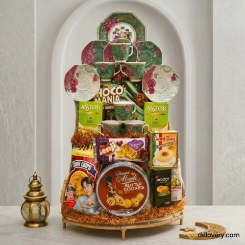 Elegant Dining Greet