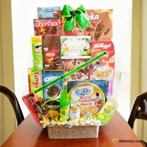 Golden Munch Box
