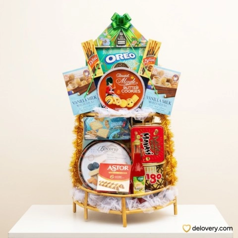 Golden Tiered Family Feast