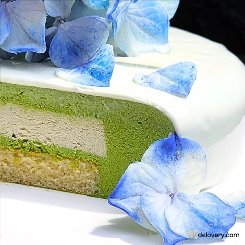 Hydrangea Matcha Mousse