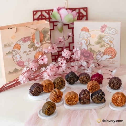 Luna Blossom Delights