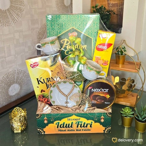 Medinah Munch Box