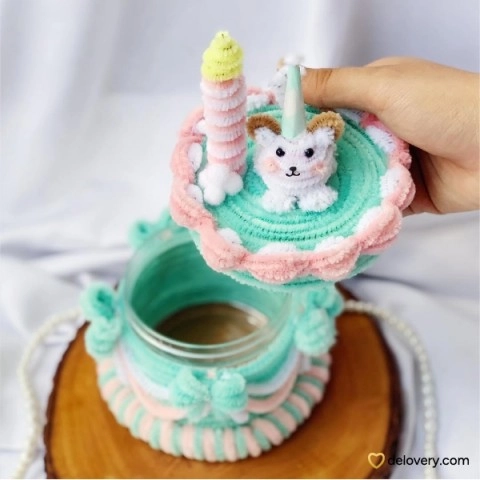 Pretty Pipe Cleaner Cake Art