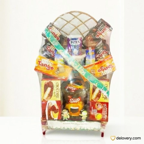 Qira Elegant Pantry